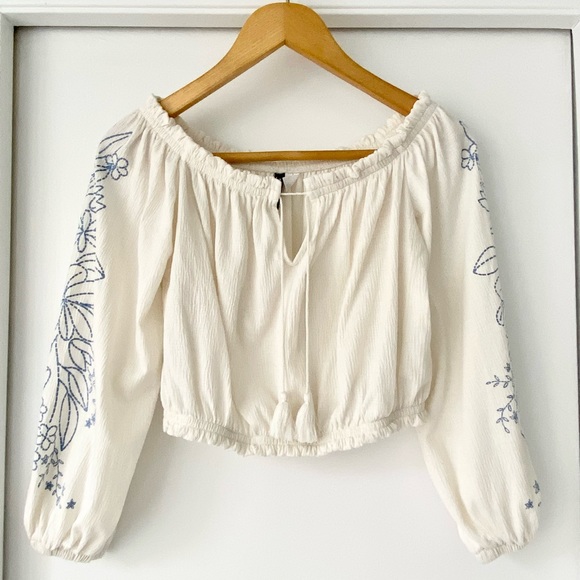 Divided Cropped Embroidery Print Top 3/4 Sleeves, Size M - Picture 2 of 11